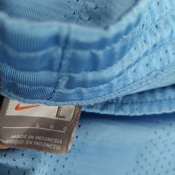 Vintage Nike Carolina Blue Baskerball Shorts with White Trim Swoosh Men Sz L (D) - Picture 5 of 7